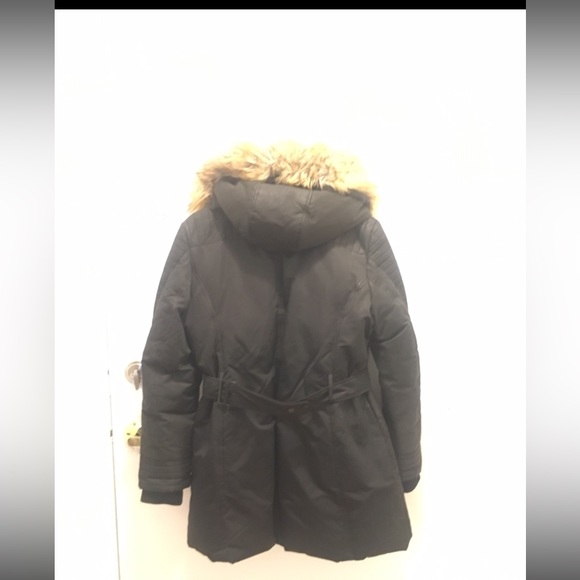 Woman’s winter jacket - size large - Picture 3 of 3